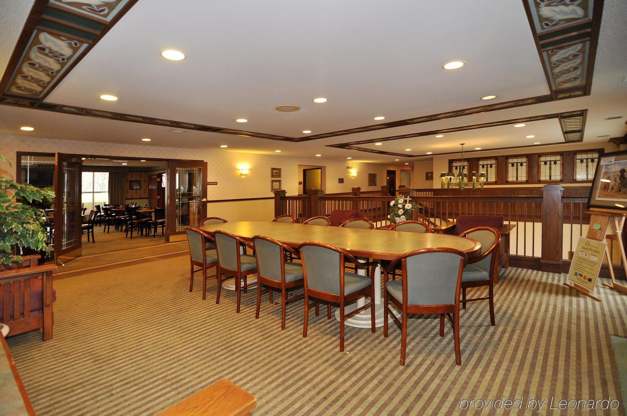 Norwood Inn And Suites Chaska מראה פנימי תמונה