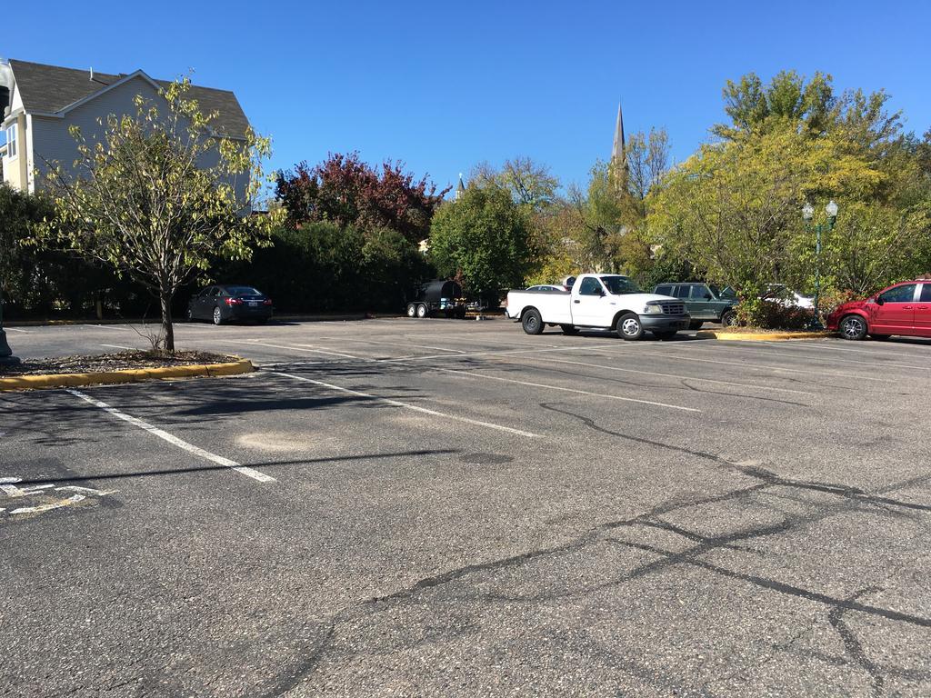 Norwood Inn And Suites Chaska מראה חיצוני תמונה