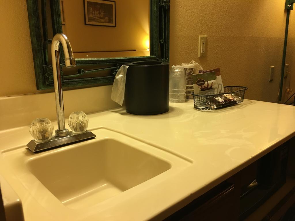 Norwood Inn And Suites Chaska מראה חיצוני תמונה
